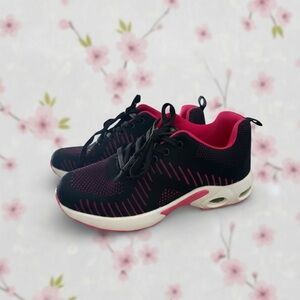 Dannto Womans Running shoes size 7​
